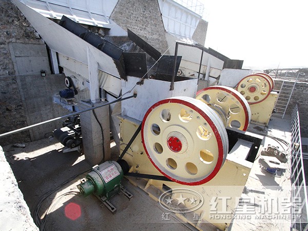 山東效能高節能顎式破碎機客戶現場 山東效能高節能顎式破碎機客戶現場