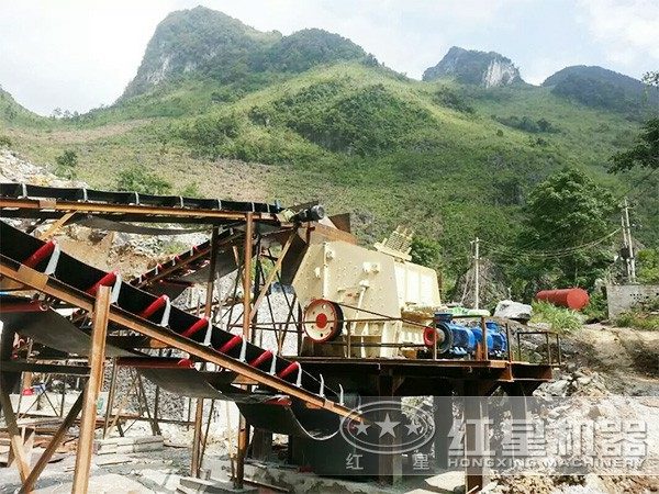 津巴布鵝卵石碎石生產(chǎn)線現(xiàn)場 津巴布鵝卵石碎石生產(chǎn)線現(xiàn)場