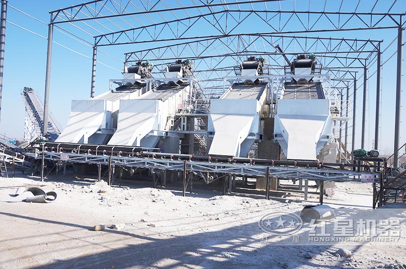 江西砂巖全自動(dòng)環(huán)保石子生產(chǎn)線現(xiàn)場圖1 江西砂巖全自動(dòng)環(huán)保石子生產(chǎn)線現(xiàn)場圖1