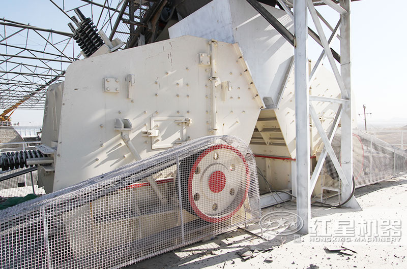 反擊式破碎機作業(yè)現(xiàn)場 反擊式破碎機作業(yè)現(xiàn)場