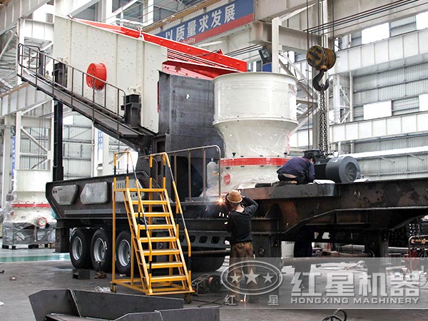 車載移動式磕石機(jī)械:配圓錐破 車載移動式磕石機(jī)械:配圓錐破