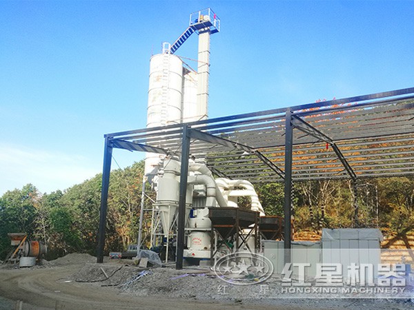 蒙脫石磨粉機(jī)工作現(xiàn)場(chǎng)圖 蒙脫石磨粉機(jī)工作現(xiàn)場(chǎng)圖