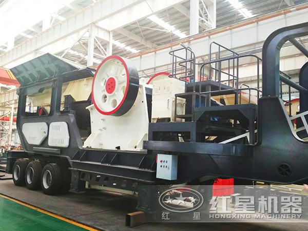 搭載顎破機(jī)的移動(dòng)石料破碎機(jī) 搭載顎破機(jī)的移動(dòng)石料破碎機(jī)