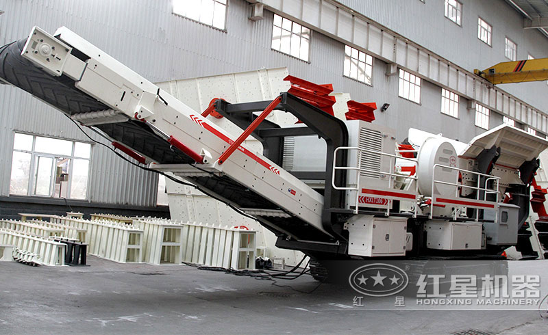 履帶移動(dòng)破碎機(jī)，時(shí)產(chǎn)200噸移動(dòng)制砂生產(chǎn)線的選擇