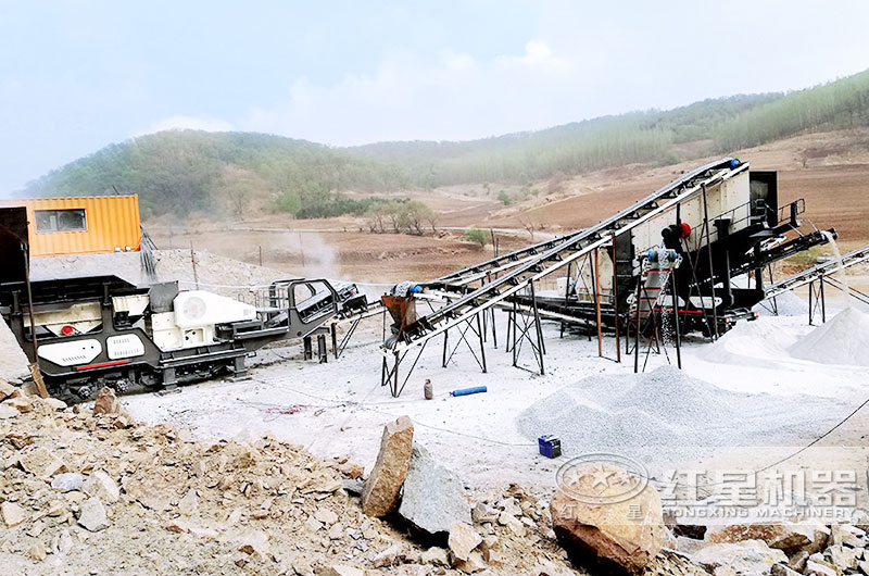 環(huán)保型移動(dòng)破碎生產(chǎn)線現(xiàn)場(chǎng) 環(huán)保型移動(dòng)破碎生產(chǎn)線現(xiàn)場(chǎng)