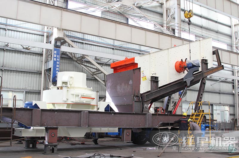 時(shí)產(chǎn)100噸移動(dòng)制砂機(jī)生產(chǎn)車間 時(shí)產(chǎn)100噸移動(dòng)制砂機(jī)生產(chǎn)車間