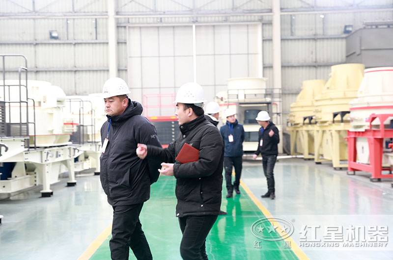 客戶來廠考察,銷售經理幫助選型 客戶來廠考察,銷售經理幫助選型