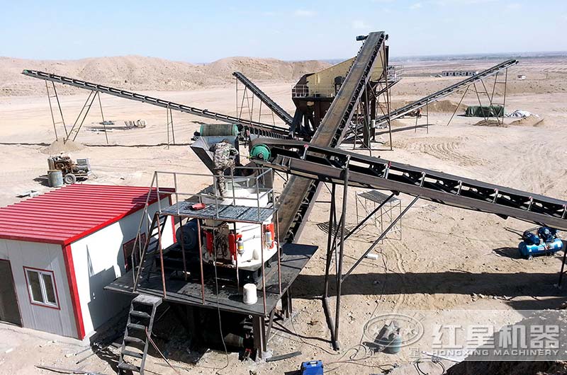 圖3:hp300圓錐破碎機作業(yè)現(xiàn)場 圖3:hp300圓錐破碎機作業(yè)現(xiàn)場