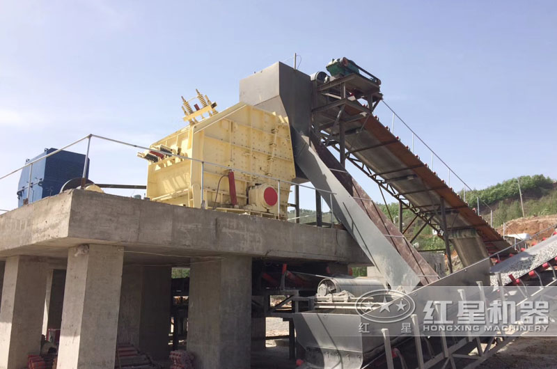 時產(chǎn)300-400噸加工石英砂生產(chǎn)線現(xiàn)場 時產(chǎn)300-400噸加工石英砂生產(chǎn)線現(xiàn)場