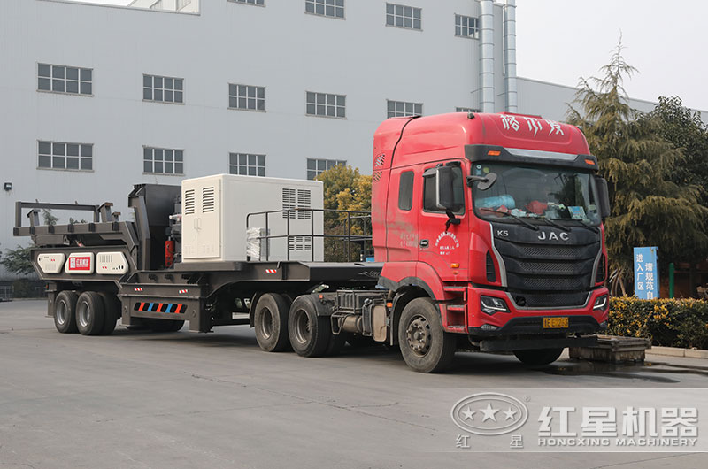 大型汽車載石子破碎機(jī)發(fā)貨現(xiàn)場(chǎng) 大型汽車載石子破碎機(jī)發(fā)貨現(xiàn)場(chǎng)