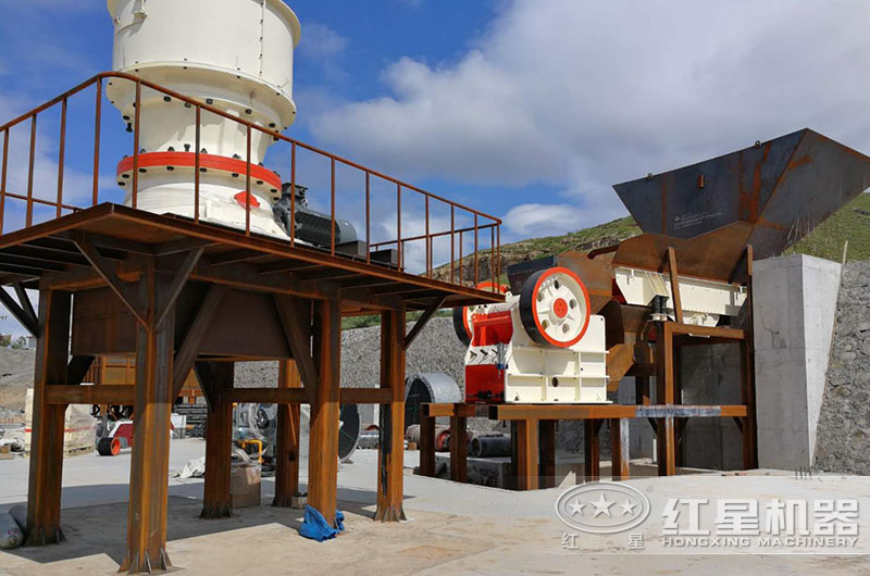 山東客戶時(shí)產(chǎn)2000噸碎石機(jī)已在安裝中 山東客戶時(shí)產(chǎn)2000噸碎石機(jī)已在安裝中