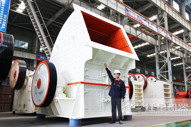 大型重錘式碎石機圖片 大型重錘式碎石機圖片