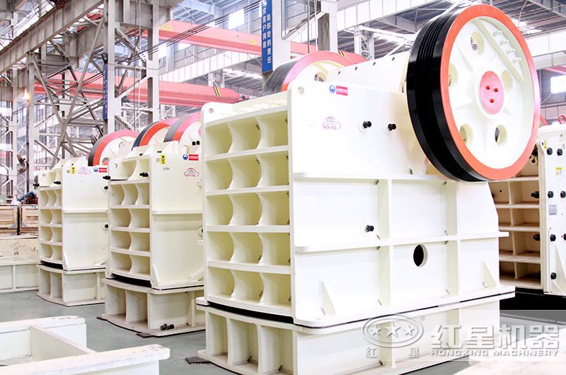 顎式碎石機(jī)圖片 顎式碎石機(jī)圖片