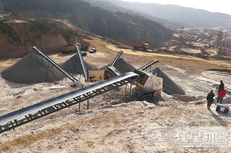 日產(chǎn)1000噸石頭反擊式破碎機生產(chǎn)現(xiàn)場 日產(chǎn)1000噸石頭反擊式破碎機生產(chǎn)現(xiàn)場