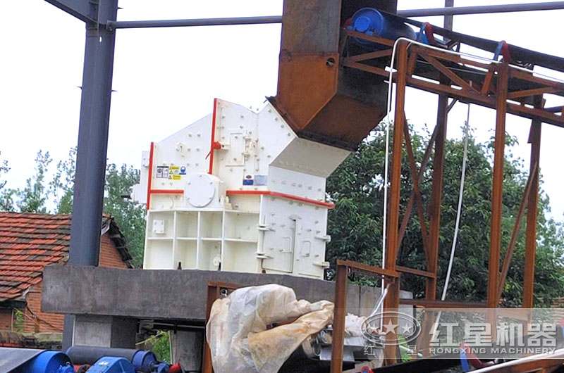 第三代制砂機生產(chǎn)現(xiàn)場實拍圖 第三代制砂機生產(chǎn)現(xiàn)場實拍圖