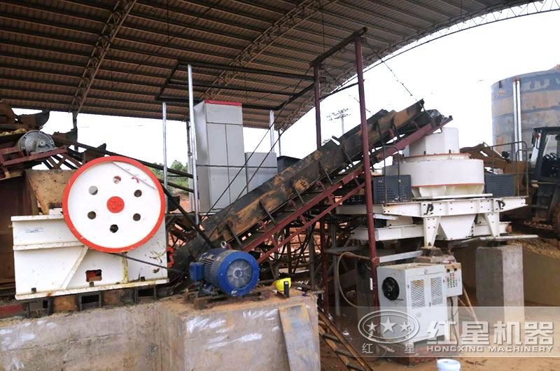 成套砂石破碎機(jī)作業(yè)現(xiàn)場(chǎng) 成套砂石破碎機(jī)作業(yè)現(xiàn)場(chǎng)