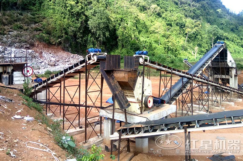 石灰石破碎生產(chǎn)線(xiàn)現(xiàn)場(chǎng) 石灰石破碎生產(chǎn)線(xiàn)現(xiàn)場(chǎng)