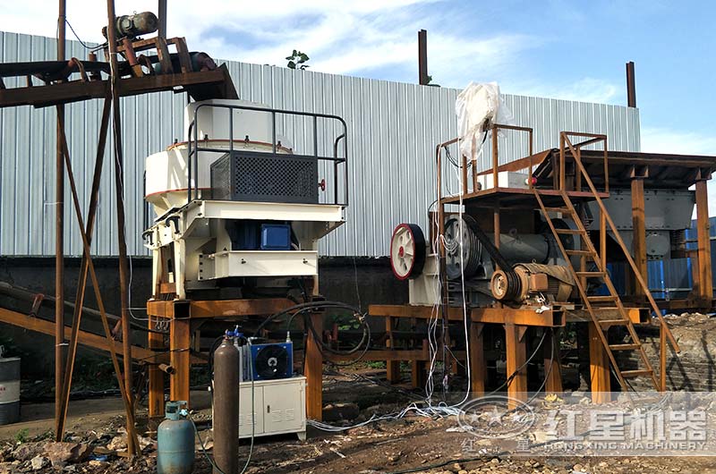 安徽客戶制砂機生產現(xiàn)場圖片