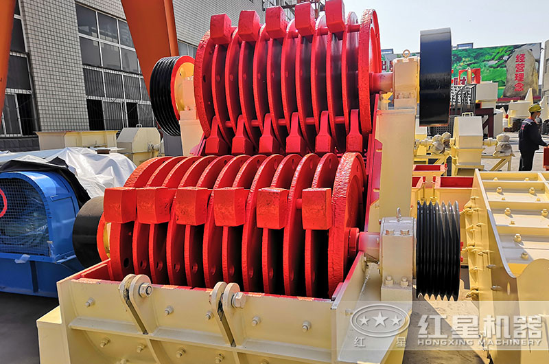 雙轉子錘式破碎機內部結構 雙轉子錘式破碎機內部結構