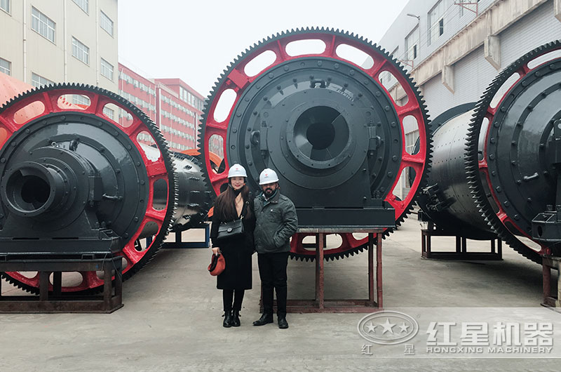 客戶(hù)來(lái)廠參觀球磨機(jī)設(shè)備 客戶(hù)來(lái)廠參觀球磨機(jī)設(shè)備