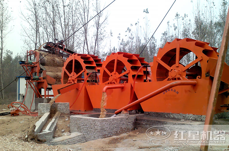 洗沙現(xiàn)場 多部洗沙機聯(lián)機作業(yè)現(xiàn)場