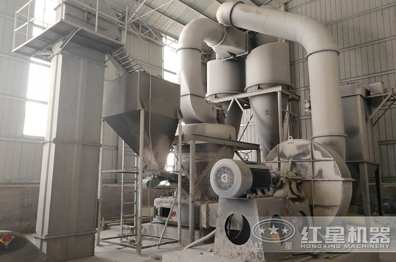 石膏磨粉現(xiàn)場實(shí)拍 石膏磨粉現(xiàn)場實(shí)拍